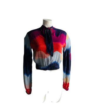 Blusa con mangas holgadas