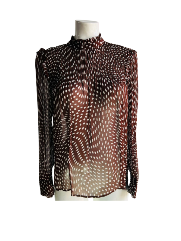 Blusa con diseño contemporáneo