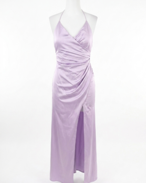 Vestido de gala con suavidad y encanto