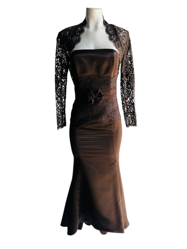 Vestido corte sirena con esencia romántica