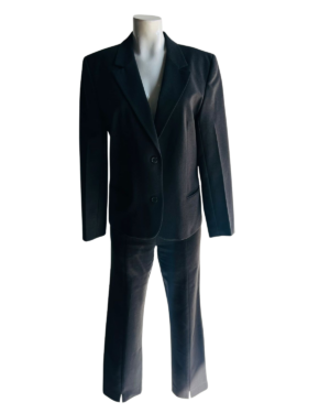 Traje formal para mujeres de presencia sutil