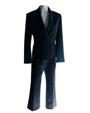 Traje formal de elegancia pura