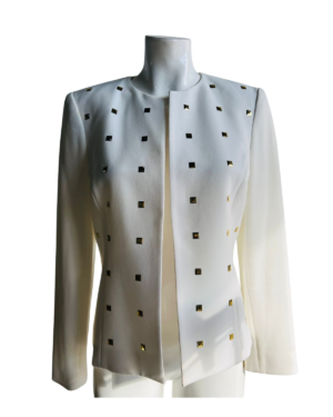 Chaqueta formal con carácter femenino