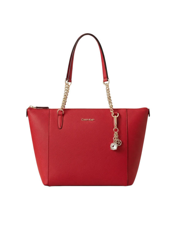 Cartera que cautiva y deslumbra con elegancia.