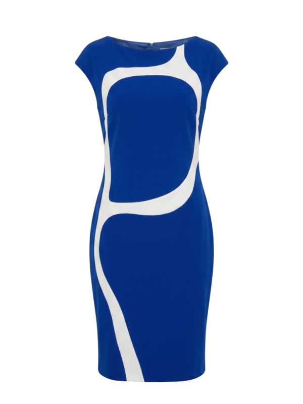 Vestido formal que suaviza la silueta con delicadeza y distinción