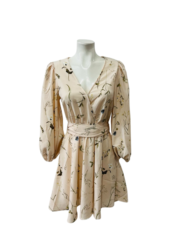 Vestido con aire suave y encantador