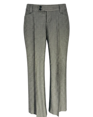 Pantalón formal con encanto discreto