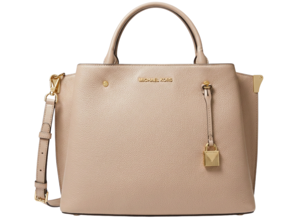 Cartera con encanto suave transmite armonía y complementa la elegancia