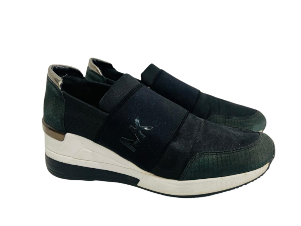 Zapato de gran confort, combinable y de estilo relajado
