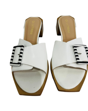 Sandalias de confort suave con pequeño tacón que favorece la silueta