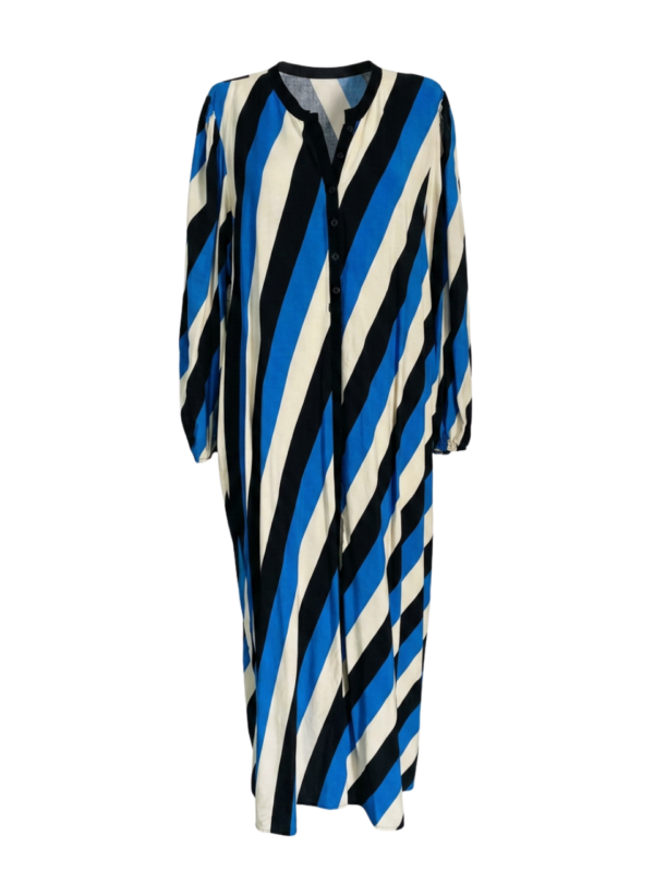 Vestido de estampado envolvente, con tonos que inspiran confianza